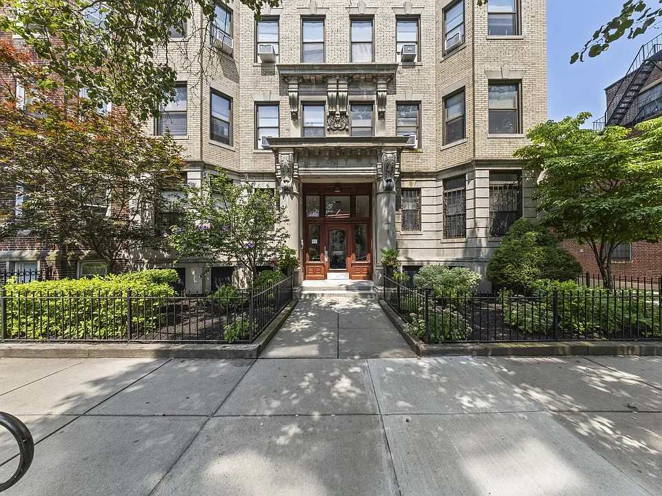 11 Queensberry St