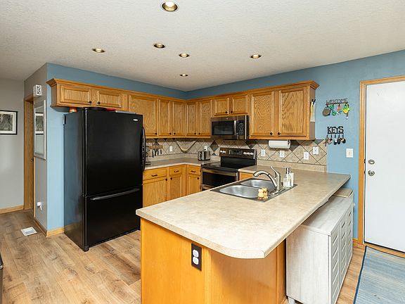 5th image of 10202 Catalina Dr