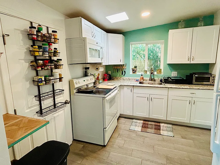 206 E 24th St #1/2 — Photo 5