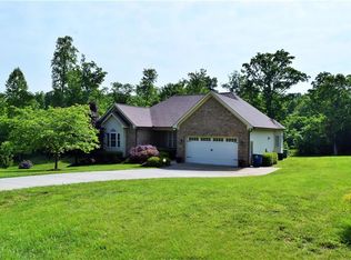 134 Cottonwood Ln, Summerfield, NC 27358