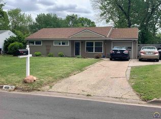 4101 SW 26th St, Topeka, KS 66614