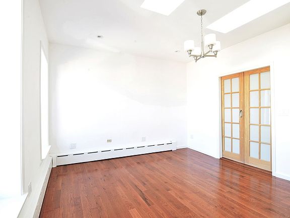 3rd image of 120 Carroll St #4