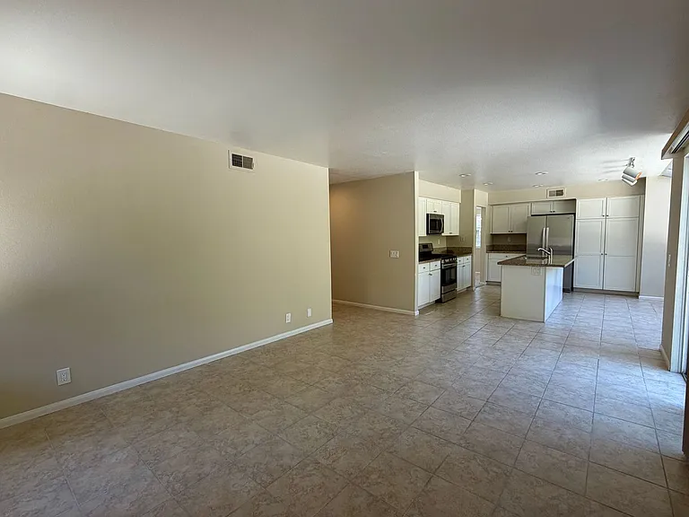 3366 Waterford Dr — Photo 12