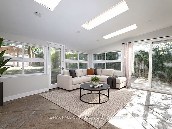 4th image of 11 Brookside Dr