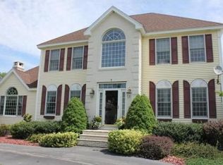 1 Twin Oaks Dr, Atkinson, NH 03811