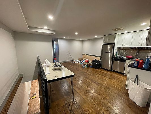 3rd image of 1256 Jefferson Ave #1F