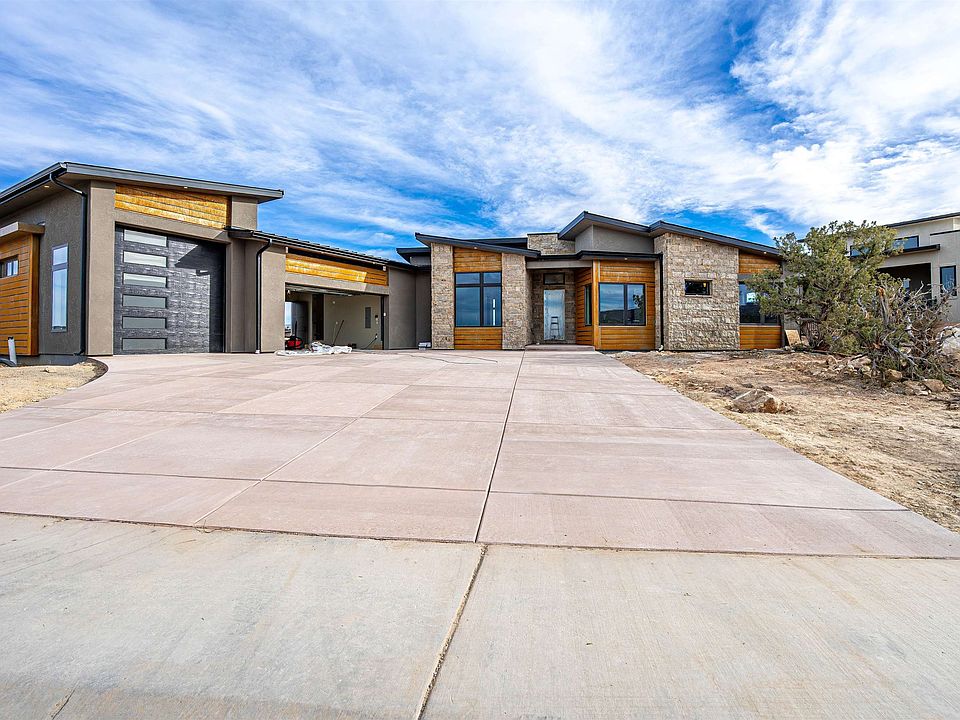 1st image of 304 Bella Ct