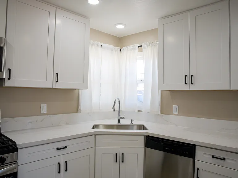 4481 Dwight St — Photo 23