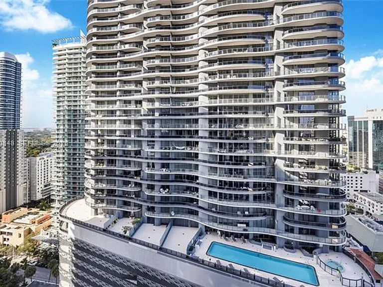 1010 Brickell Ave #CU-2708 — Photo 11