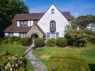 8214 High School Rd, Elkins Park, PA 19027