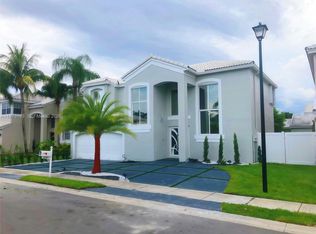 926 SW 102nd Ter, Pembroke Pines, FL 33025