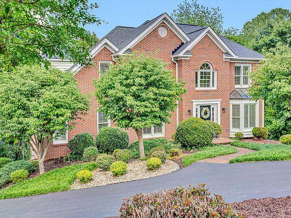 2nd image of 3615 Larson Oaks Dr