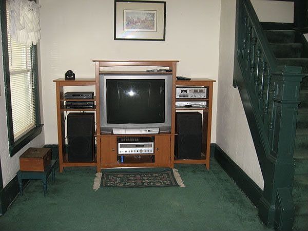 1st image of 3610 Leopold Ave
