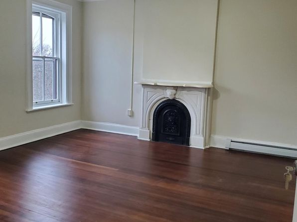 82 3rd Ave #3