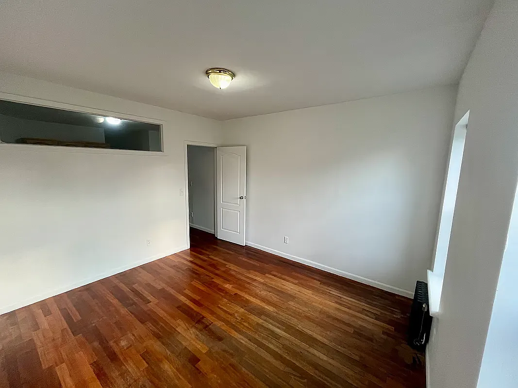 154 Allen Street — Photo 2