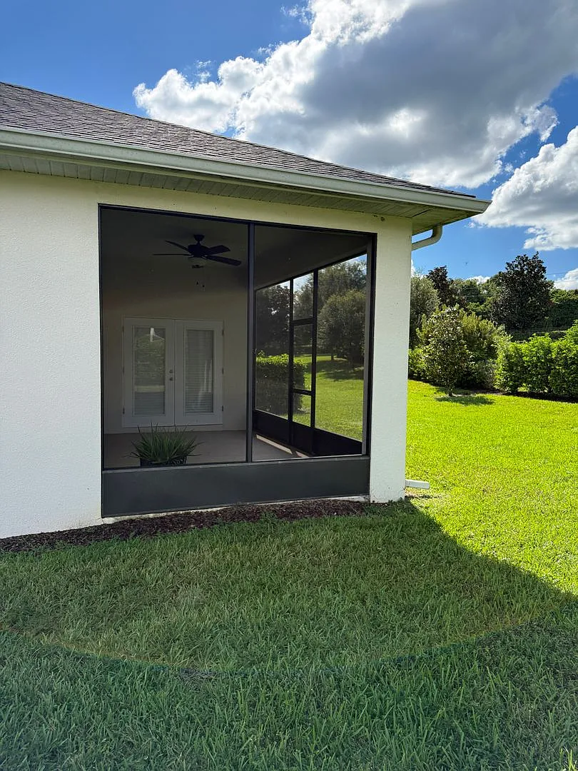 3/2 End Unit Villa in Gated Community — Photo 3