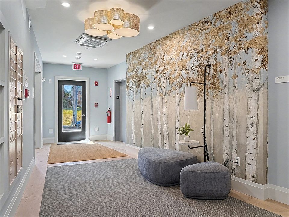 1st image of 34 Oak St #203