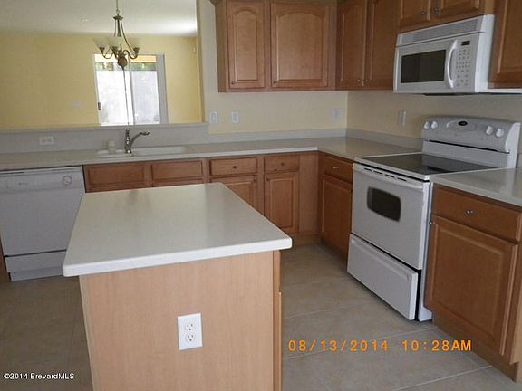 2nd image of 451 Waterside Cir