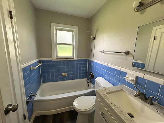 4th image of 60 Henquin Dr