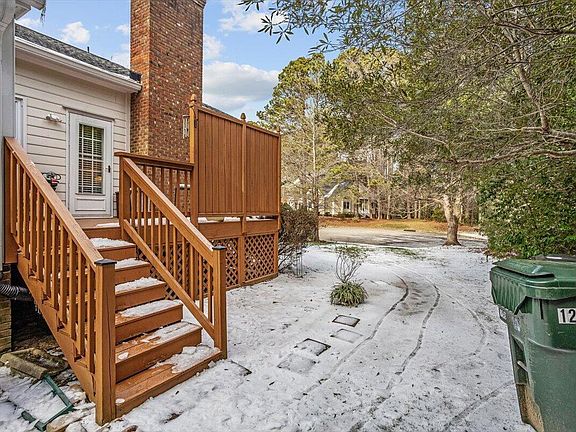 5th image of 126 Skylark Way