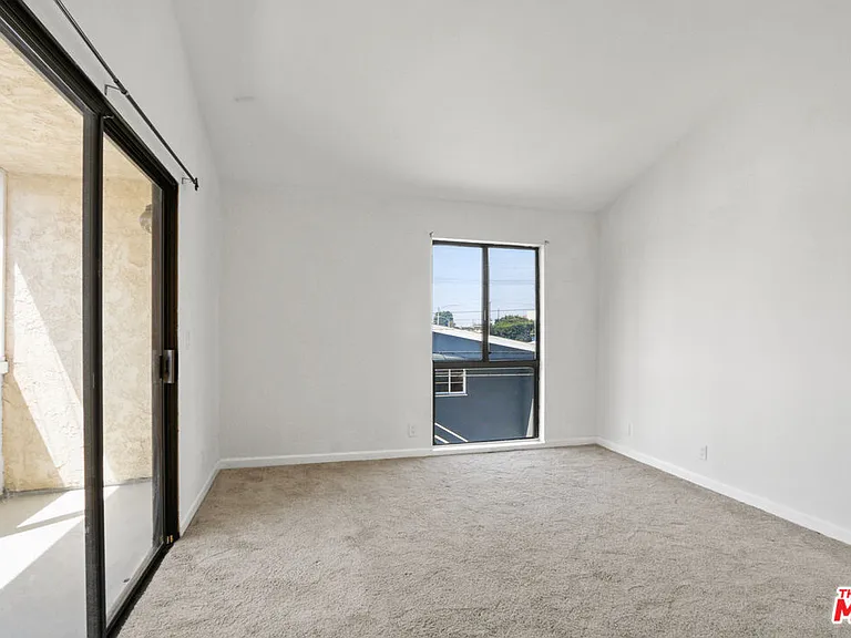 11064 La Grange Ave #4 — Photo 12