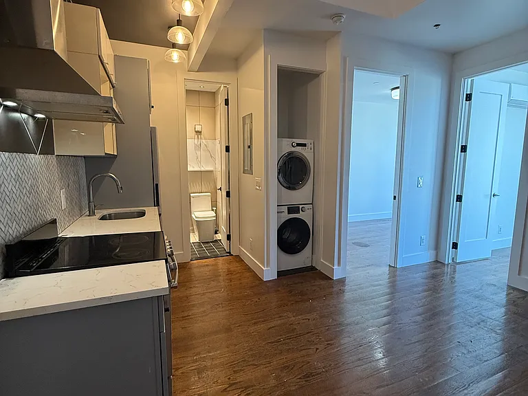 83 Graham Ave #4C — Photo 3