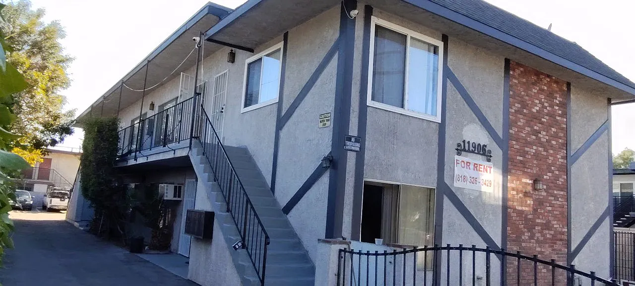 1 bed, 700 sqft, $1,800 — Photo 1
