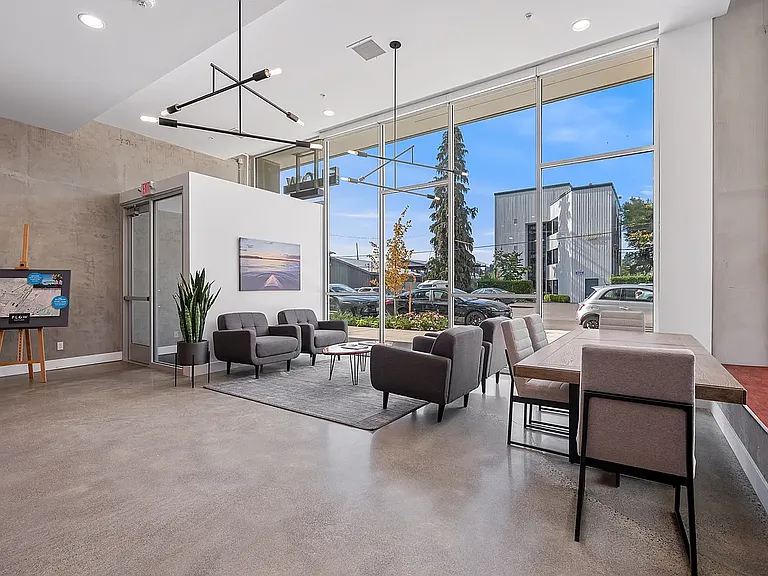 Flow Eastlake Apartments — Photo 18