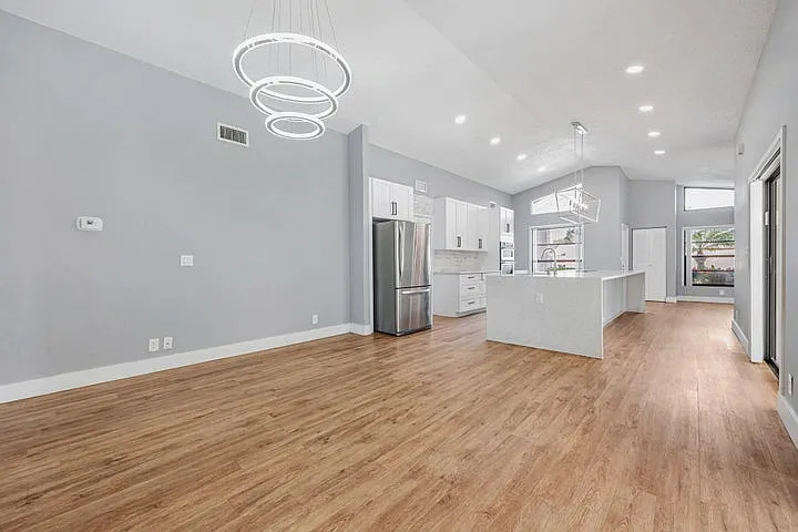 3 bed, 1580 sqft, $4,400 — Photo 2