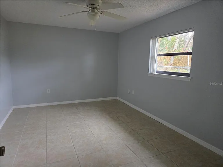 743 E Alfred St — Photo 6