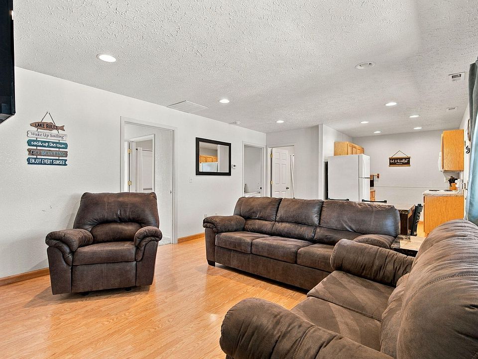 1st image of 425 Eagle Drive