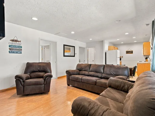 425 Eagle Drive, Reeds Spring, MO 65737