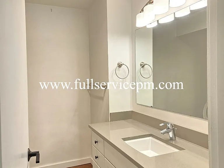 524 5th Ave W #100-404 — Photo 8