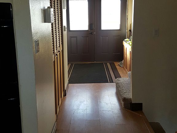 Breakfast area -> Entry