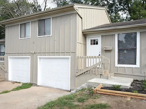 8456 Lane Dr, Raytown, MO 64138
