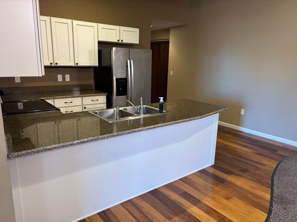 205 Bluff St APT 3A, Dubuque, IA 52001