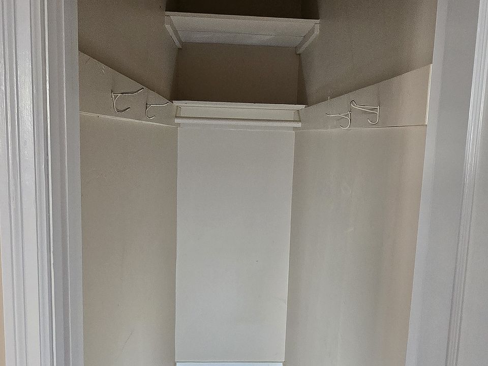 Living room Walk-in Closet