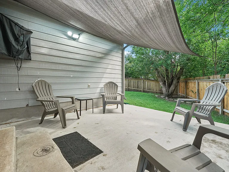 1620 Rosewood Ct — Photo 26