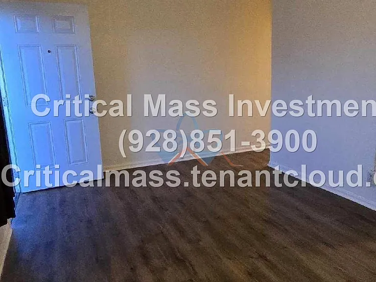 405 W Oak St #G — Photo 17