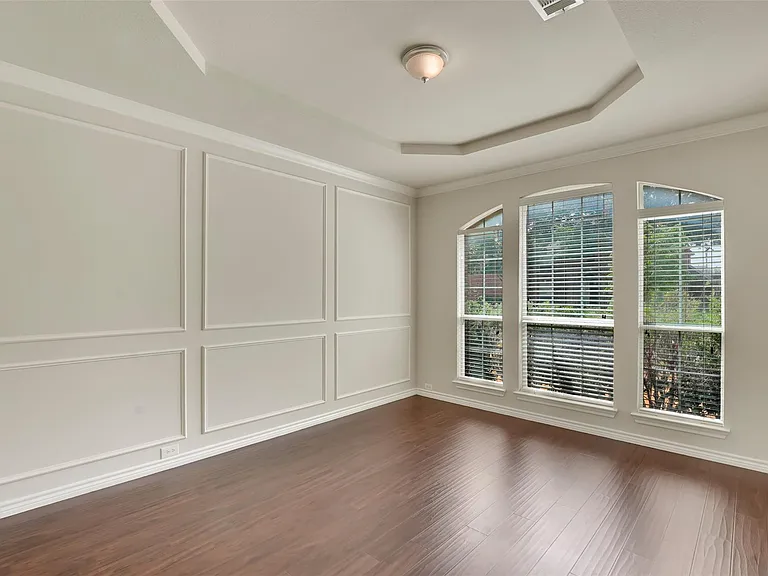 10438 Coach House Ln — Photo 24