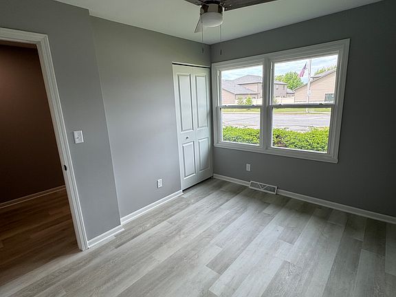 5th image of 1535 Sheffield Ave