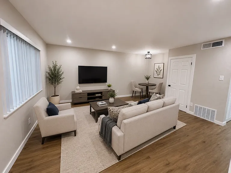 Oakwood Apartments — Photo 25