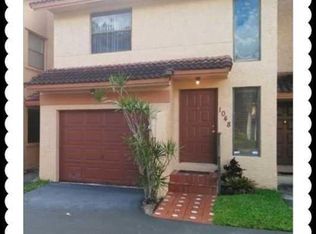 1048 SW 113th Ter, Pembroke Pines, FL 33025