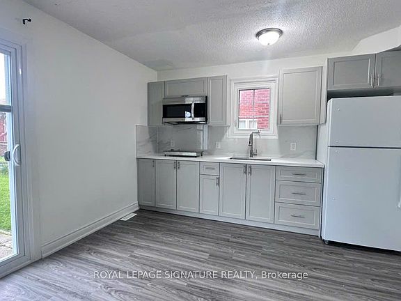 5th image of 3137 Sunnyhill Dr Basement 3