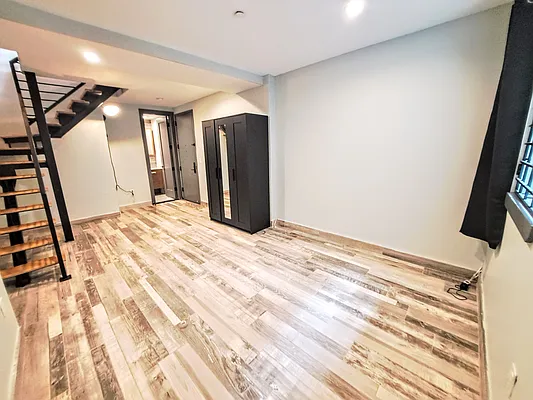 Rented by Friedman Mayer, LREB | media 19