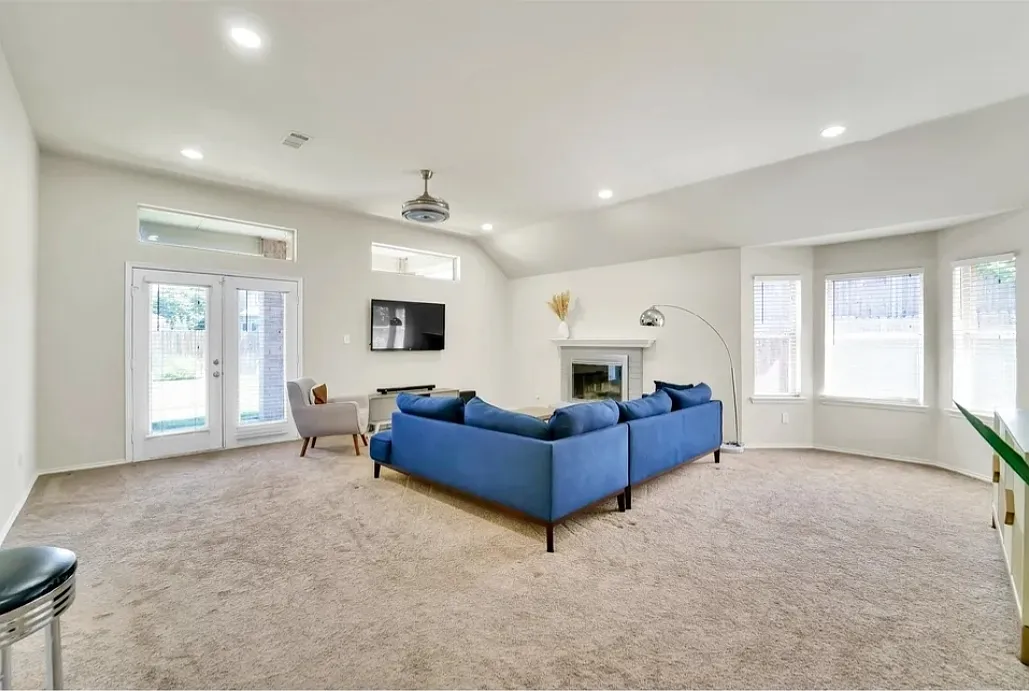 3 bed, 1777 sqft, $2,300 — Photo 3