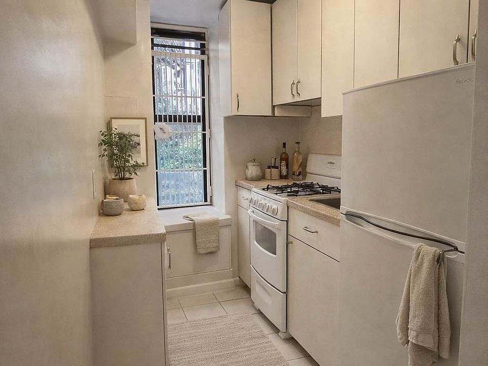 2nd image of 410 E 74th St APT 1D