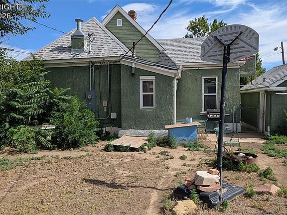 3rd image of 222 E 3rd St