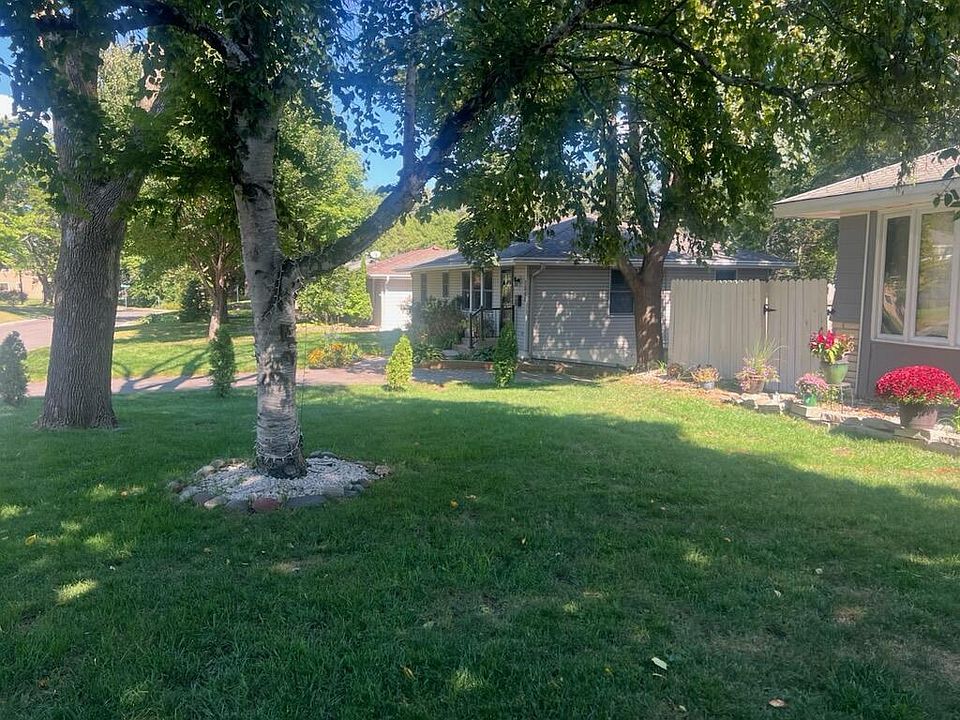 2nd image of 1916 Gettysburg Ave N