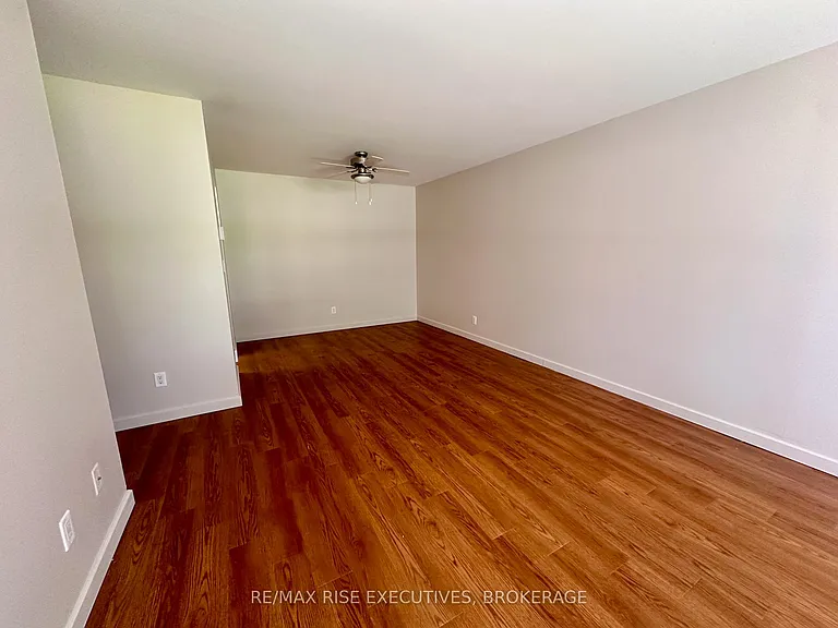 1020 Pembridge Cres #119 — Photo 3